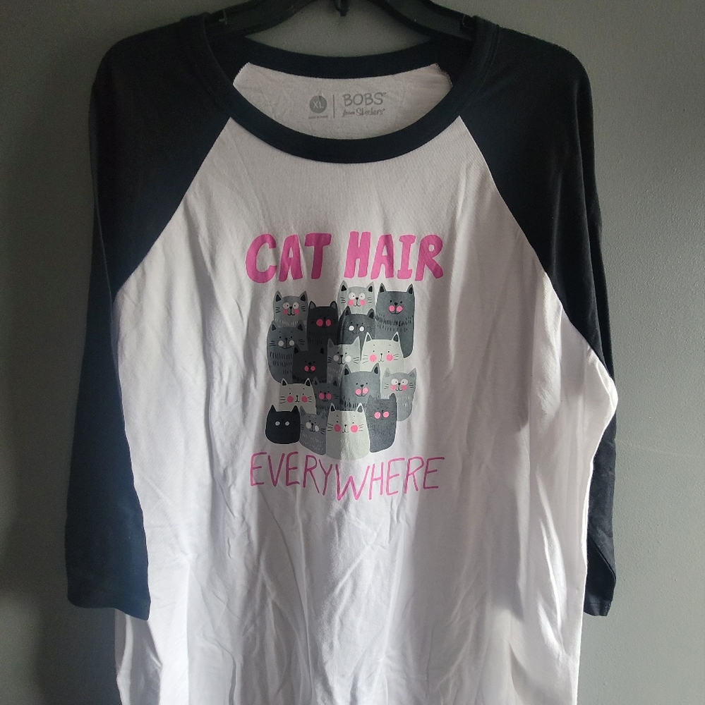 XL Cat T-shirt from BOBS Sketchers brand